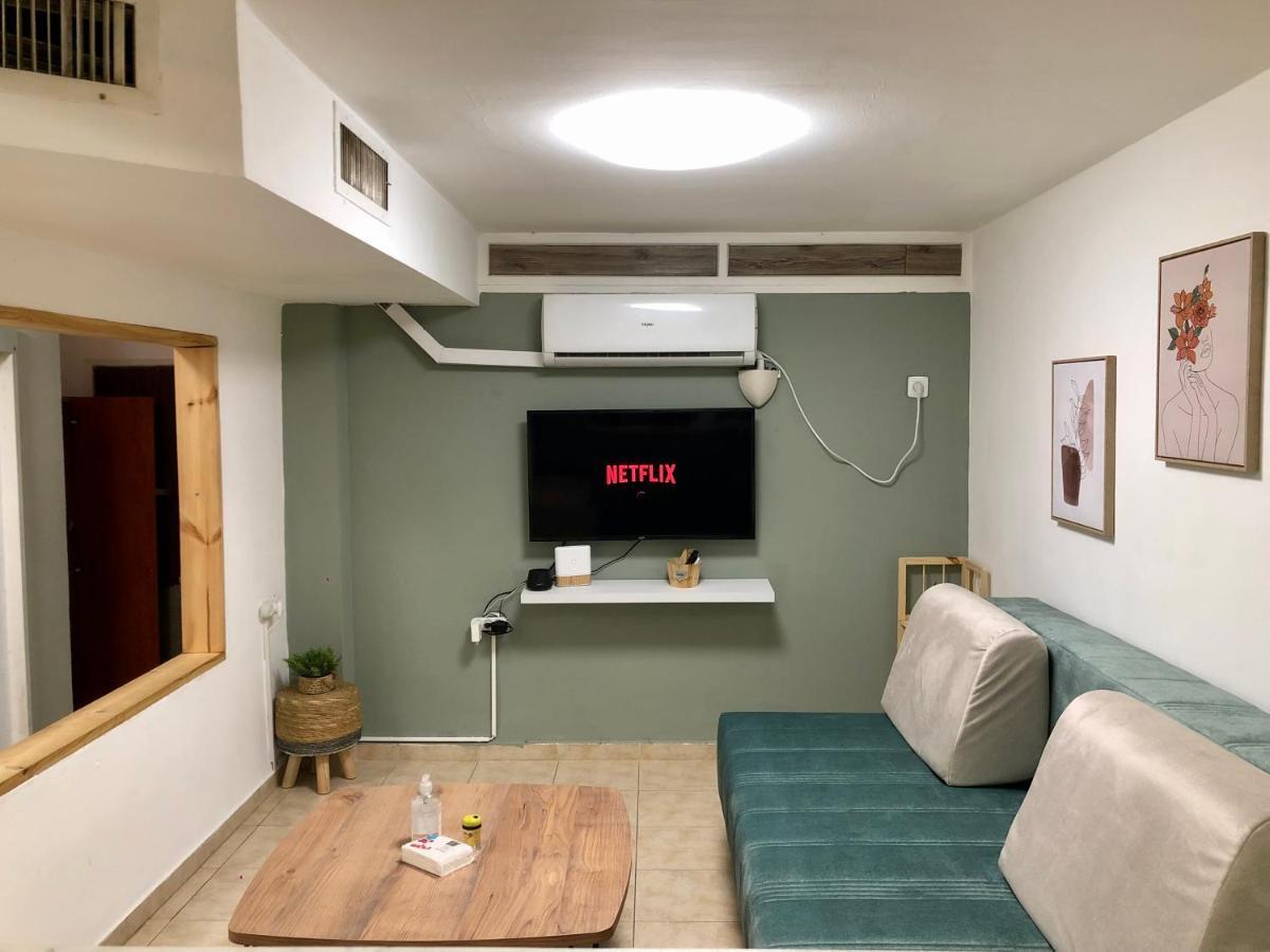 Melambai Apartment Ейлат Екстериор снимка