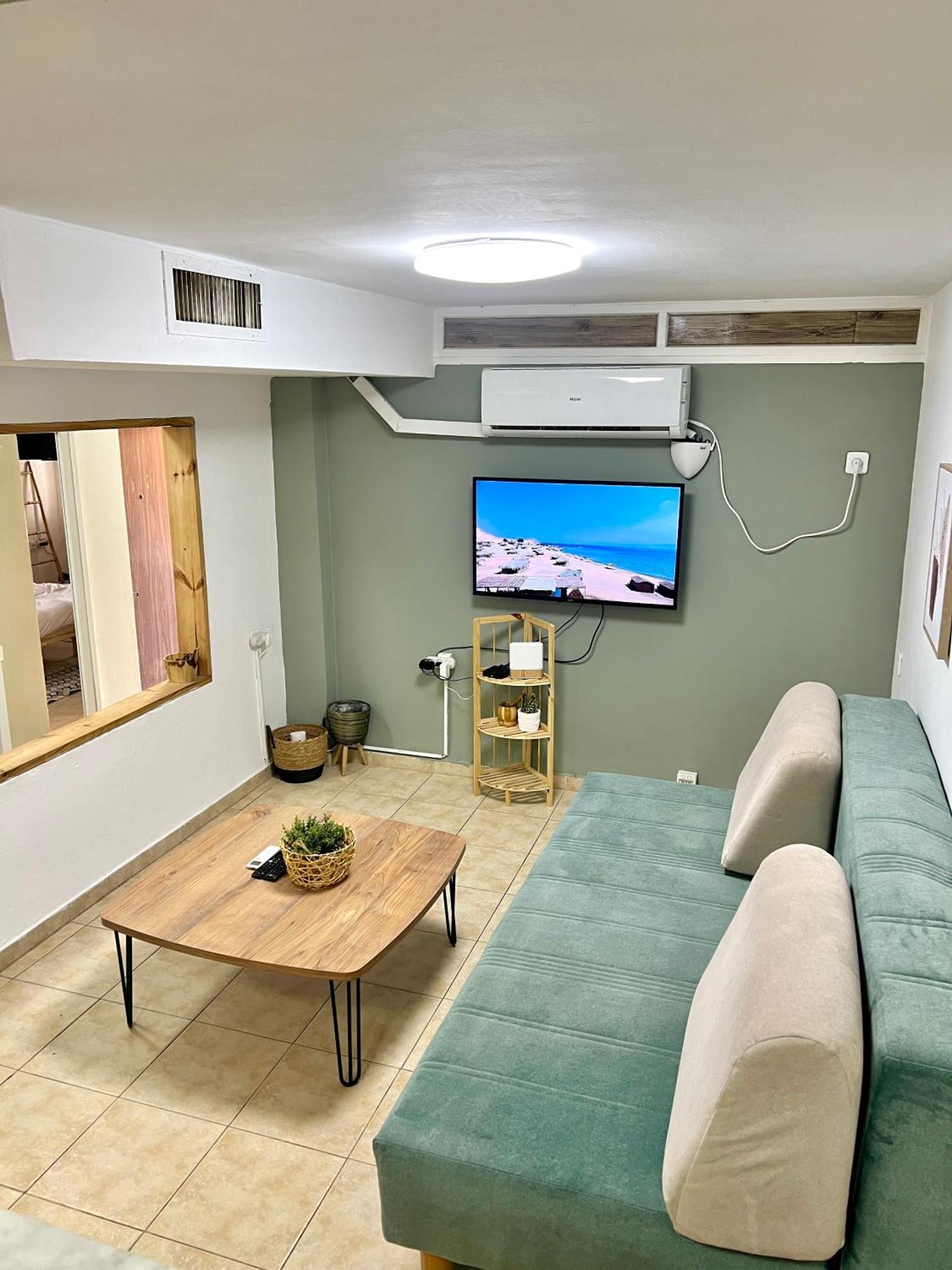 Melambai Apartment Ейлат Екстериор снимка